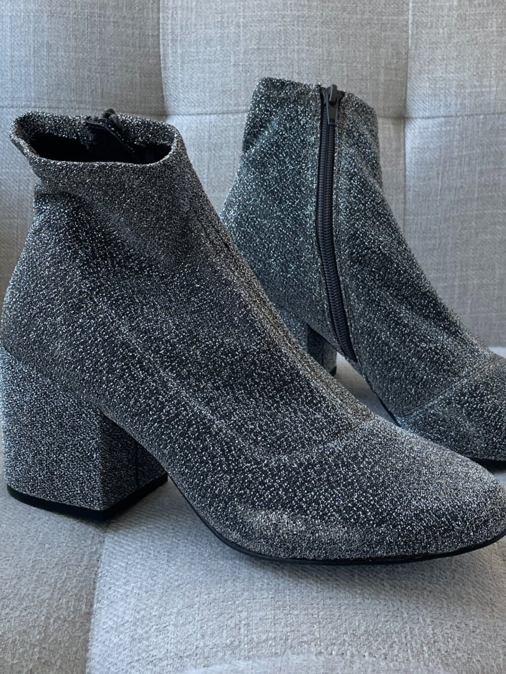 Brand new Design Lab Sparkly Silver Sock Booties Block Heel Women’s Size 8.5